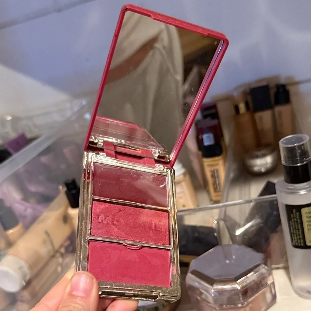 Morphe blush multi face trio wine & find